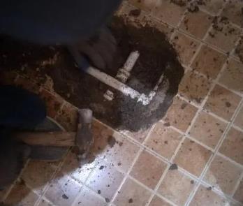 东营市卫生间漏水维修公司为您分享下卫生间渗水如何处理及注意事项